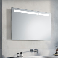 Glace miroir avec lumière en haut