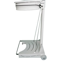 Support sac-poubelle mobile Le texte doit utiliser le mot clef sac fermement maintenu par une sangle élastique