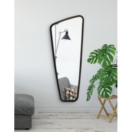 miroir vertical forme allongée scandinave élégant et minimaliste