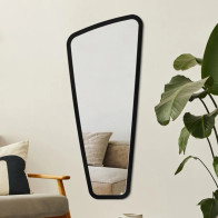 miroir vertical forme allongée scandinave élégant et minimaliste