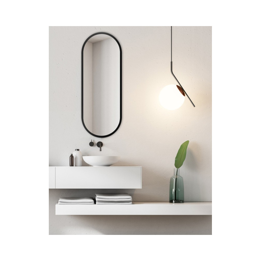 miroir oblong cadre noir avec forme allongée élégante