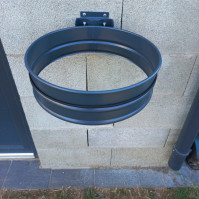 porte sac-poubelle couleur anthracite.